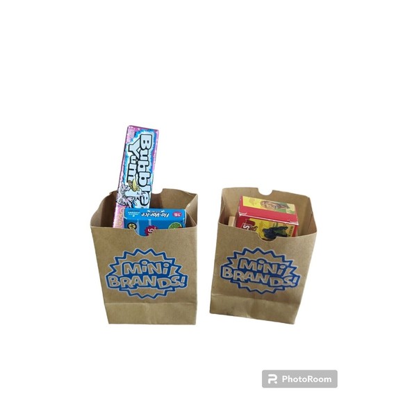 ZURU Mini Brands Grocery Bags, Groceries, Dum Dums,Fridays, Jello,Animal Cracker - Picture 2 of 12